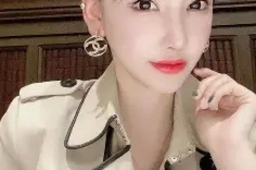 电梯亲吻门事件宋珍珍多张美照曝光深圳数名富豪都爱过她